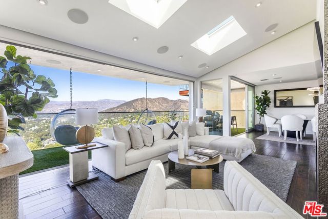 7177 Pacific View Drive, Los Angeles, CA 90068