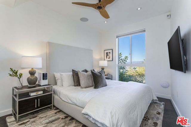 7177 Pacific View Drive, Los Angeles, CA 90068