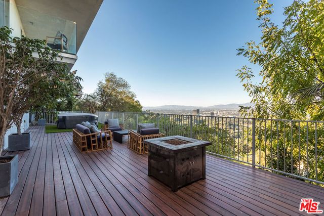 7177 Pacific View Drive, Los Angeles, CA 90068