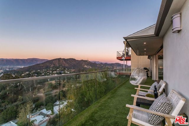 7177 Pacific View Drive, Los Angeles, CA 90068