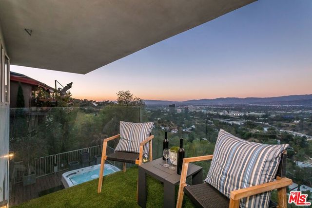 7177 Pacific View Drive, Los Angeles, CA 90068