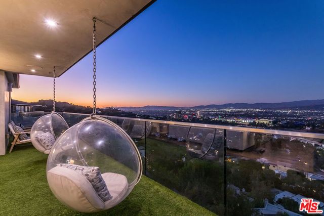 7177 Pacific View Drive, Los Angeles, CA 90068