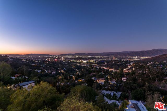 7177 Pacific View Drive, Los Angeles, CA 90068