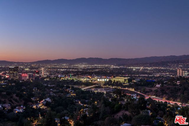 7177 Pacific View Drive, Los Angeles, CA 90068