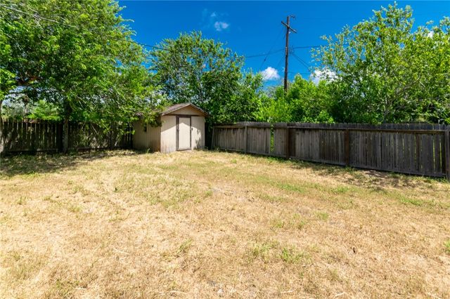 410 Hoover St, Taft, TX 78390