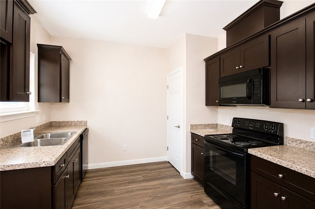 410 Hoover St, Taft, TX 78390 — photo 3