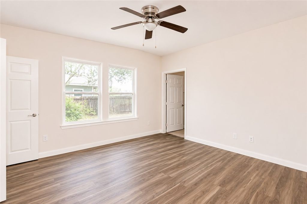 410 Hoover St, Taft, TX 78390 — photo 5