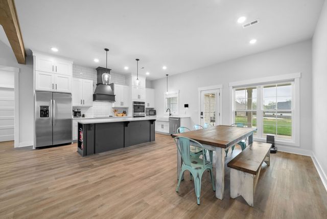 234 Bellshire Dr, Clarksville, TN 37043