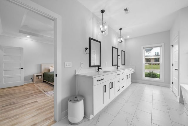 234 Bellshire Dr, Clarksville, TN 37043