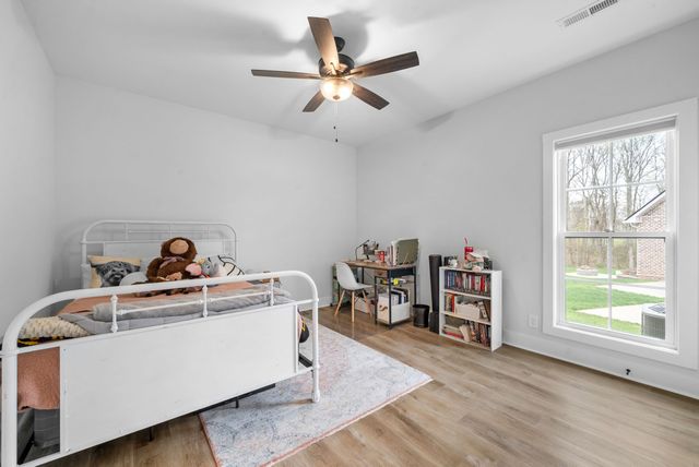 234 Bellshire Dr, Clarksville, TN 37043