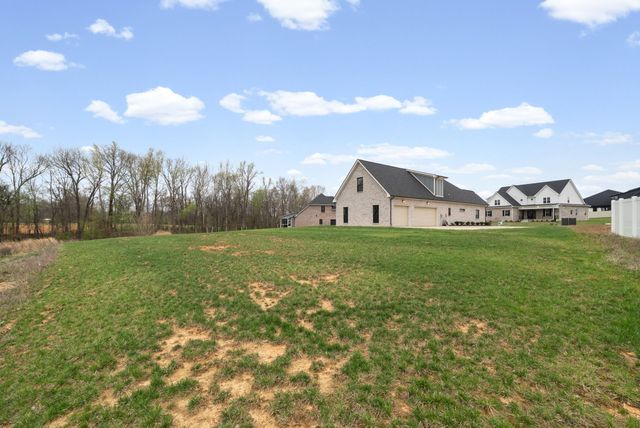 234 Bellshire Dr, Clarksville, TN 37043