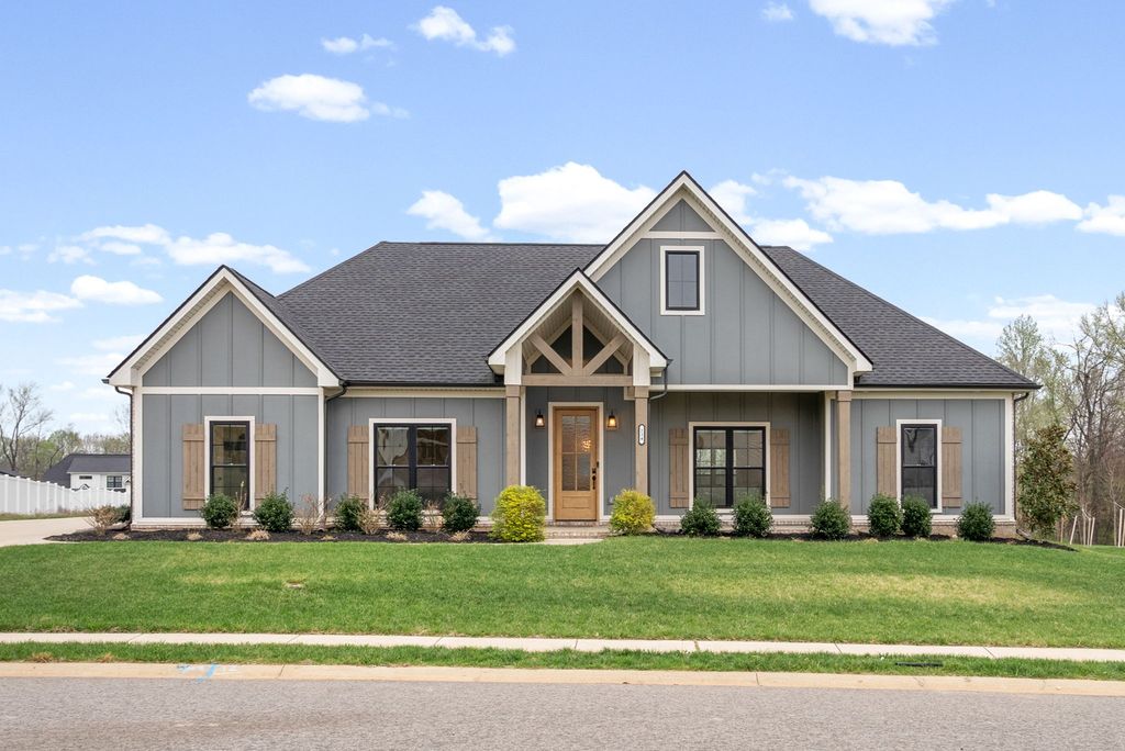 234 Bellshire Dr, Clarksville, TN 37043