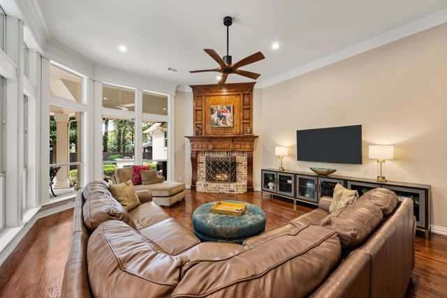 802 Carriage Court, Southlake, TX 76092