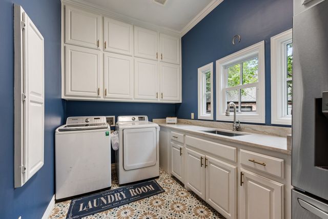 802 Carriage Court, Southlake, TX 76092