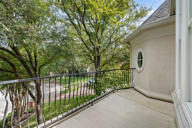 802 Carriage Court, Southlake, TX 76092