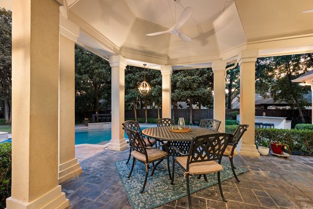 802 Carriage Court, Southlake, TX 76092