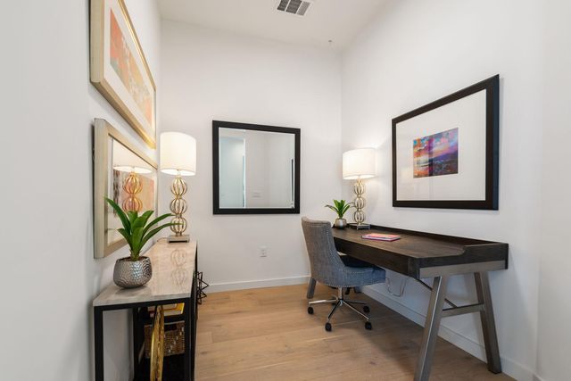 800 Embassy DR 525, Austin, TX 78702