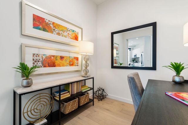 800 Embassy DR 525, Austin, TX 78702