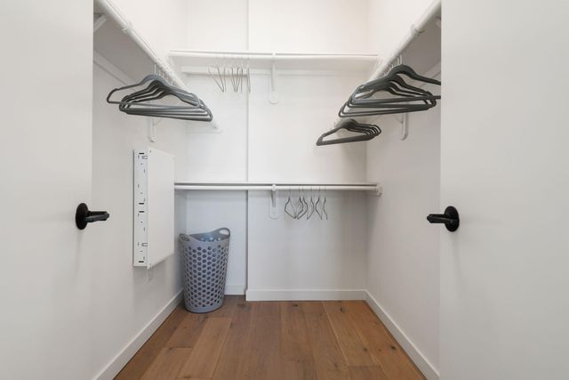 800 Embassy DR 525, Austin, TX 78702