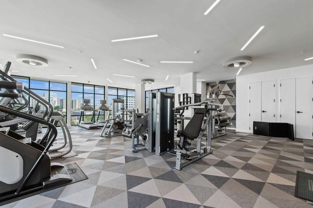 800 Embassy DR 525, Austin, TX 78702