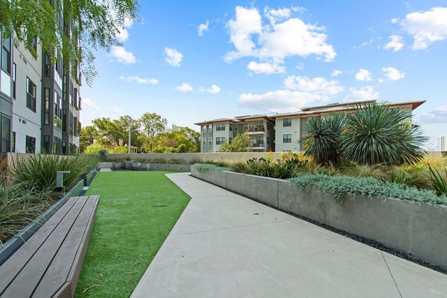 800 Embassy DR 525, Austin, TX 78702