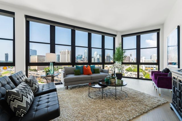 800 Embassy DR 525, Austin, TX 78702