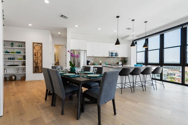 800 Embassy DR 525, Austin, TX 78702