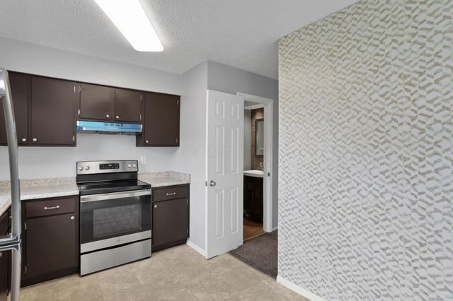 7607-7609 Penwood Place, Columbus, OH 43235