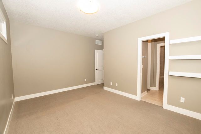 8310 Sky View Circle, West Des Moines, IA 50266