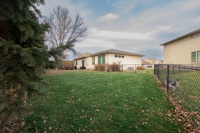 8310 Sky View Circle, West Des Moines, IA 50266