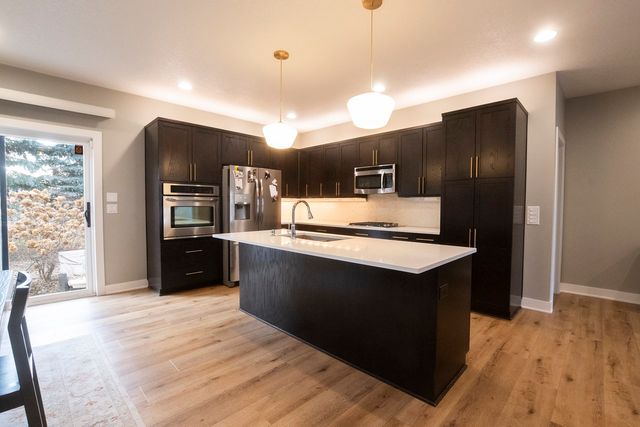 8310 Sky View Circle, West Des Moines, IA 50266