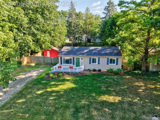 9245 Debby Jo Drive, Springfield Charter Township, MI 48346