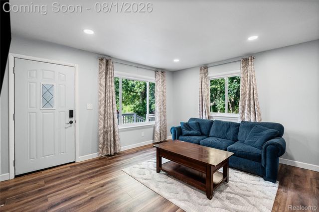 9245 Debby Jo Drive, Springfield Charter Township, MI 48346