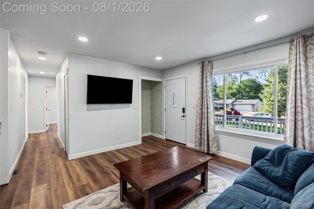 9245 Debby Jo Drive, Springfield Charter Township, MI 48346