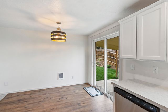 717 SE Cross Lane, Madras, OR 97741