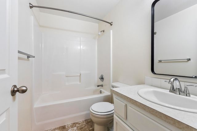 717 SE Cross Lane, Madras, OR 97741