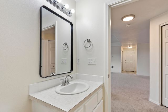 717 SE Cross Lane, Madras, OR 97741