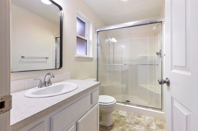 717 SE Cross Lane, Madras, OR 97741