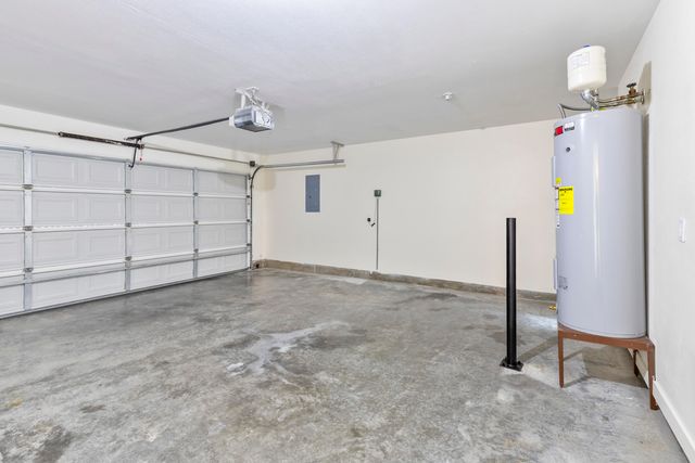 717 SE Cross Lane, Madras, OR 97741