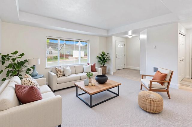 717 SE Cross Lane, Madras, OR 97741