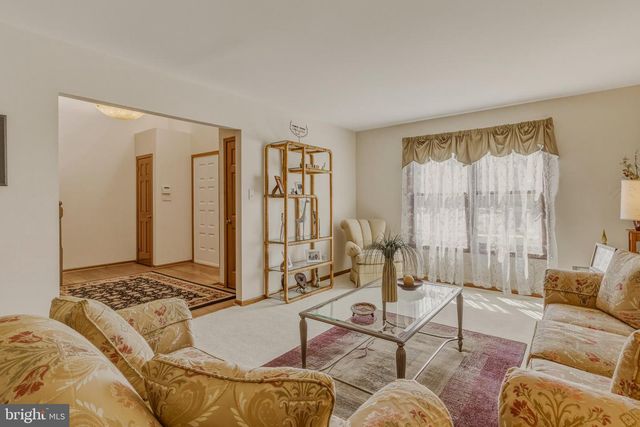 8 ROTHSCHILD CT, West Deptford, NJ 08096