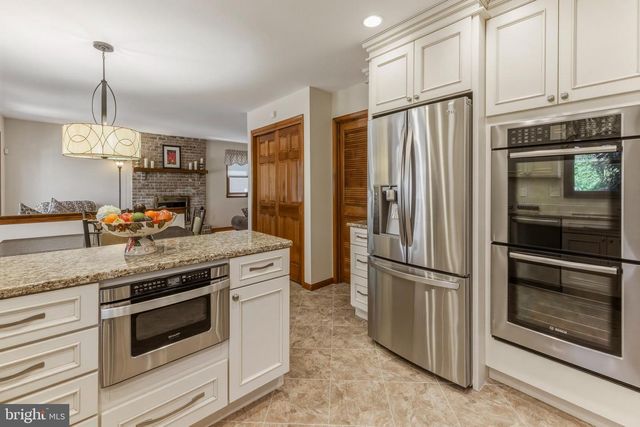 8 ROTHSCHILD CT, West Deptford, NJ 08096
