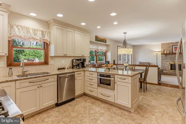 8 ROTHSCHILD CT, West Deptford, NJ 08096