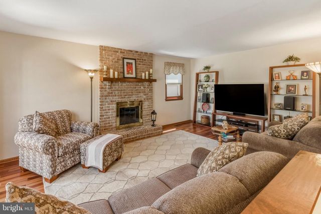8 ROTHSCHILD CT, West Deptford, NJ 08096
