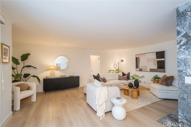 12030 Rochester 107, Los Angeles, CA 90025