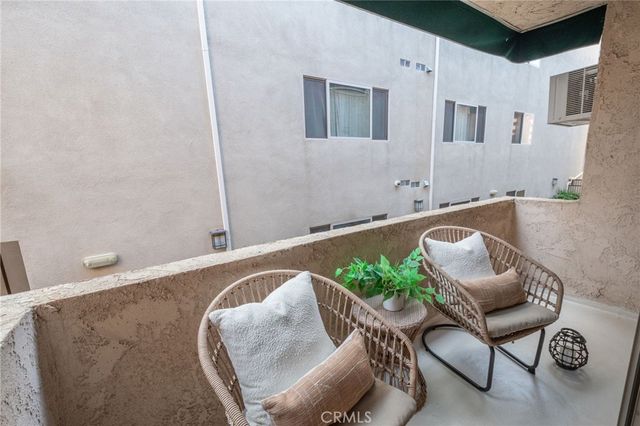 12030 Rochester 107, Los Angeles, CA 90025