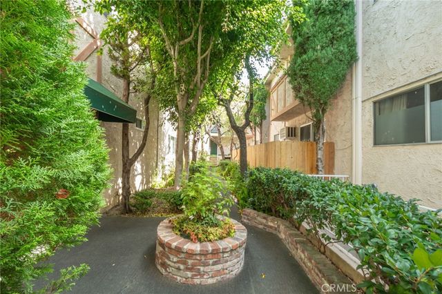 12030 Rochester 107, Los Angeles, CA 90025