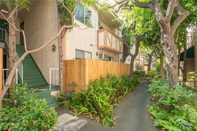 12030 Rochester 107, Los Angeles, CA 90025