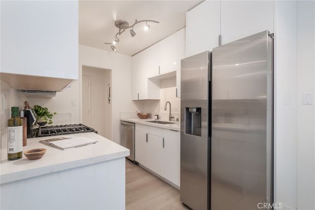 12030 Rochester 107, Los Angeles, CA 90025