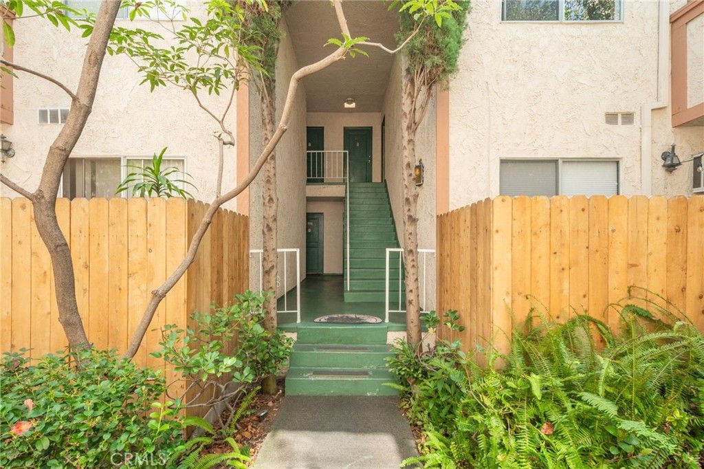 12030 Rochester 107, Los Angeles, CA 90025